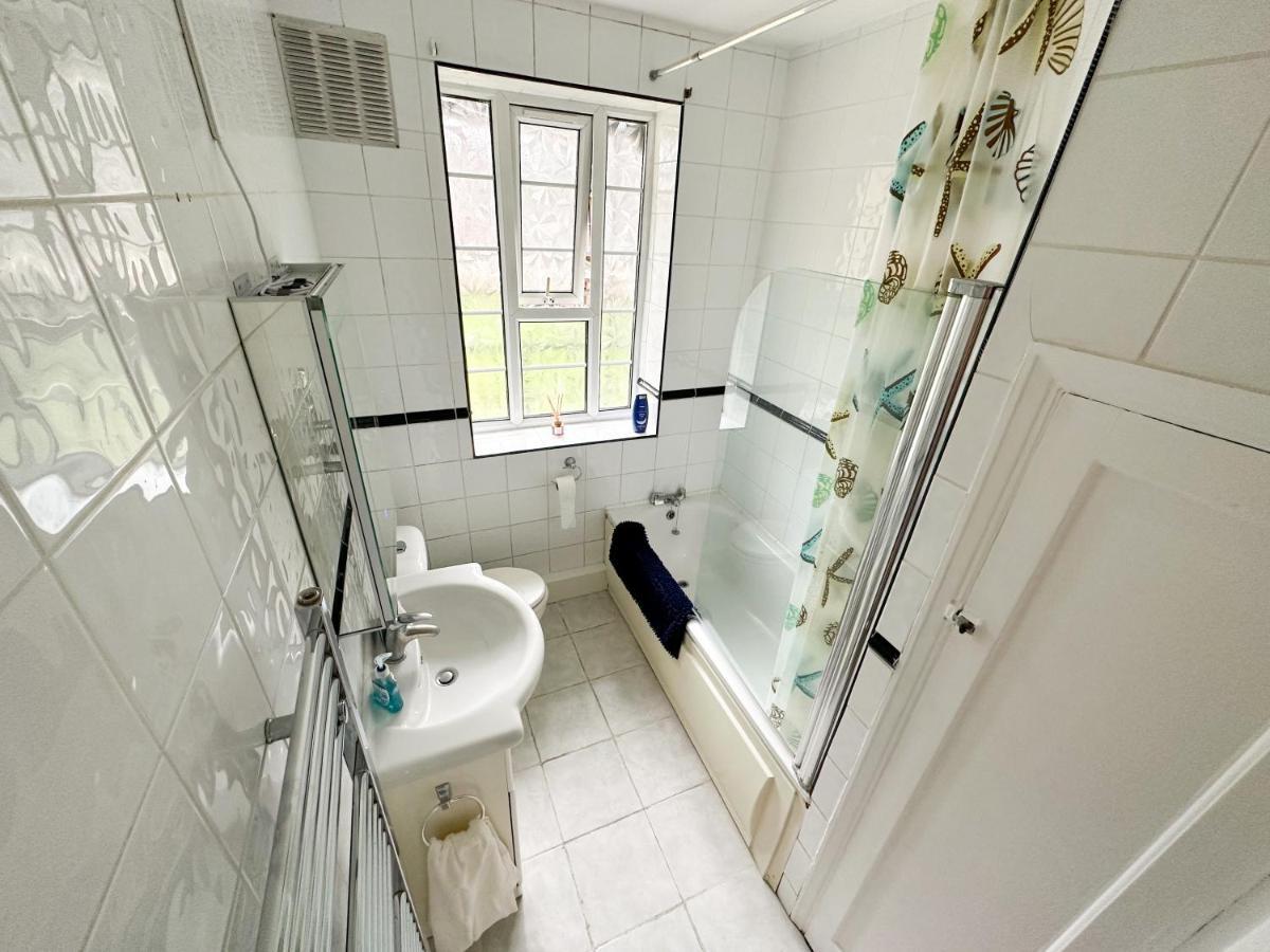 2 Bed Flat - Short Walk From Brent Cross Station Apartment Hendon Exterior photo